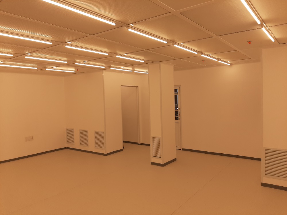 חדר נקי לתחום האלקטרוניקה, תכנון בינוי והסמכה - קלין פלואו
