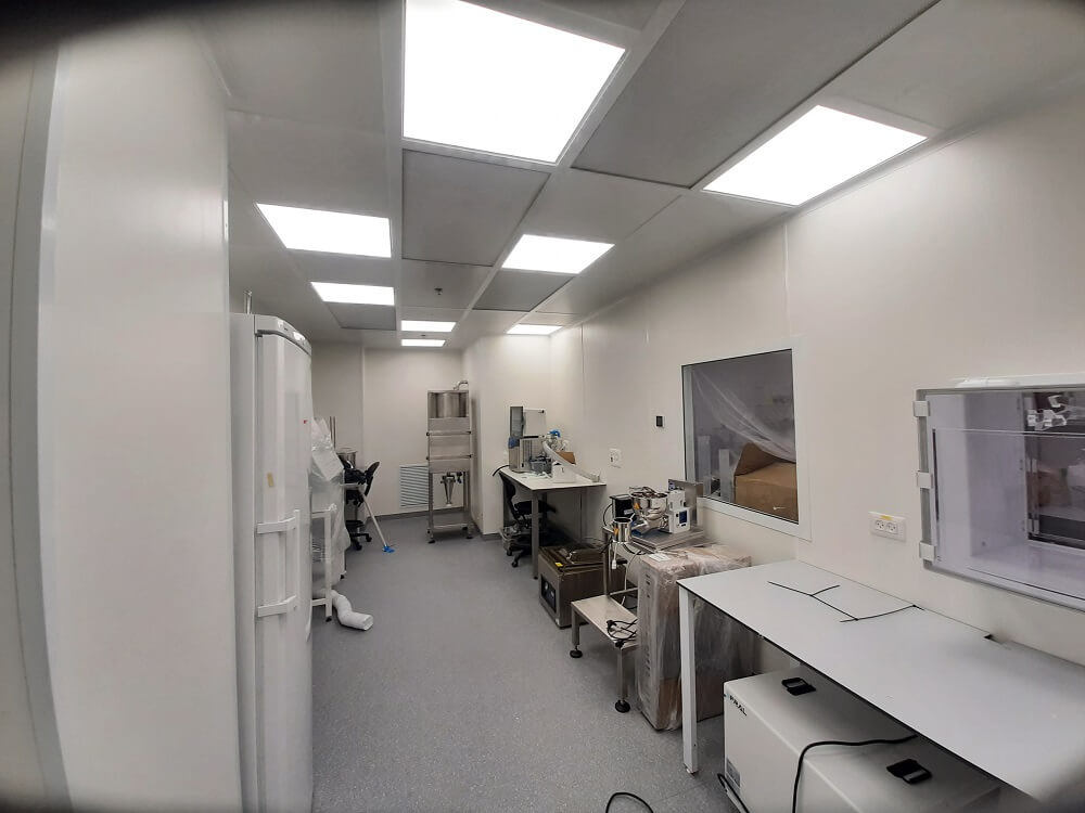 חדר נקי לחברת סטארטאפ, בנייה והסמכת חדר נקי לתחום הרפואה - קלין פלואו